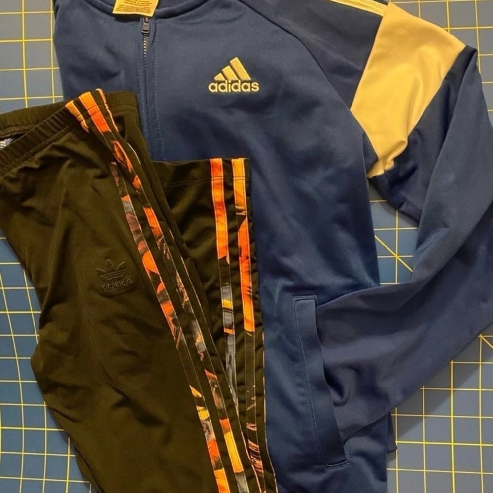 Adidas - 2 pc Youth Lot - yes, 2 pcs for one price